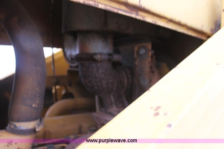 image for item H8830 1995 John Deere 755A track loader