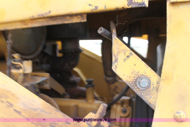 image for item H8830 1995 John Deere 755A track loader