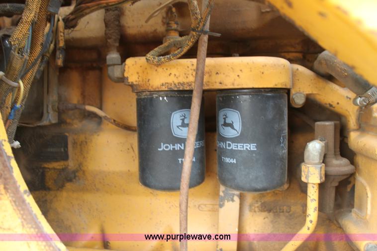 image for item H8830 1995 John Deere 755A track loader