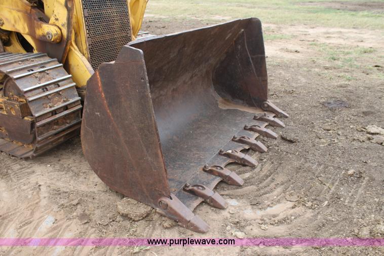 image for item H8830 1995 John Deere 755A track loader