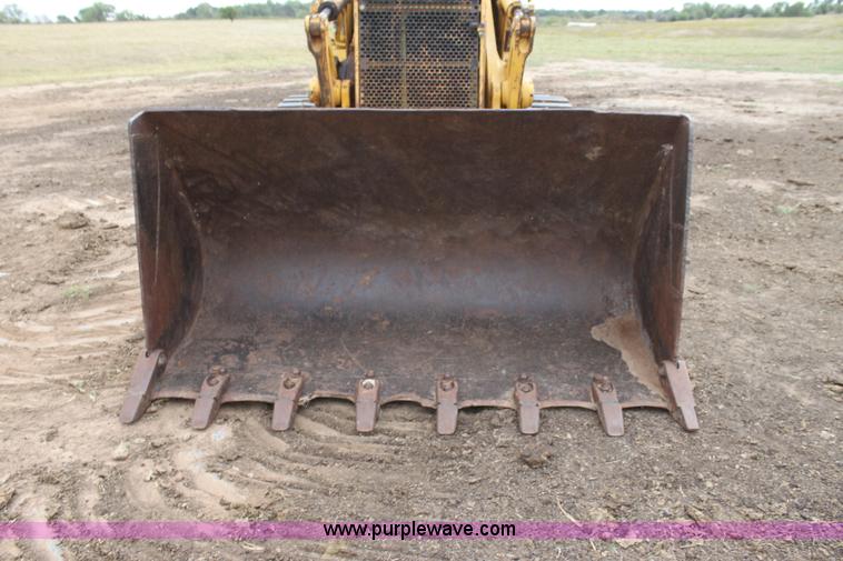 image for item H8830 1995 John Deere 755A track loader