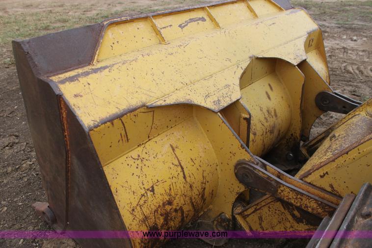 image for item H8830 1995 John Deere 755A track loader