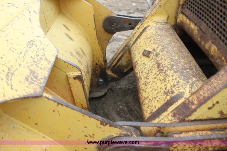 image for item H8830 1995 John Deere 755A track loader