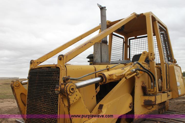 image for item H8830 1995 John Deere 755A track loader