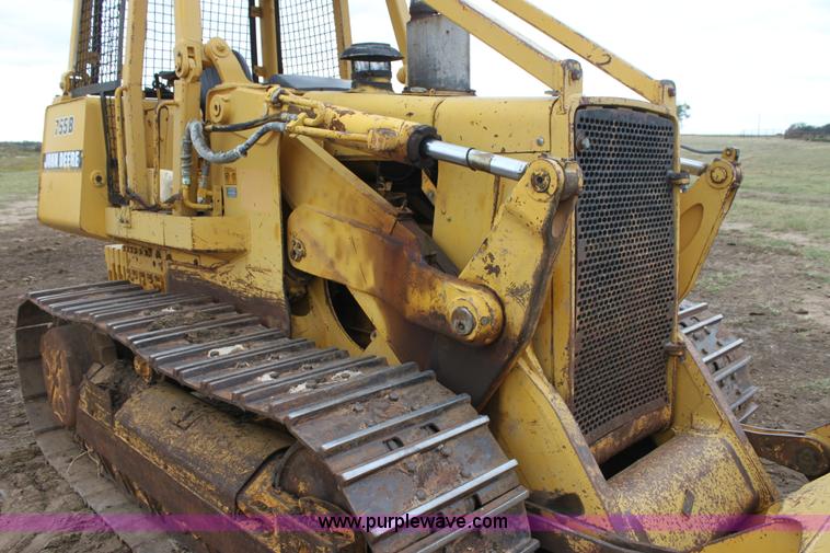 image for item H8830 1995 John Deere 755A track loader