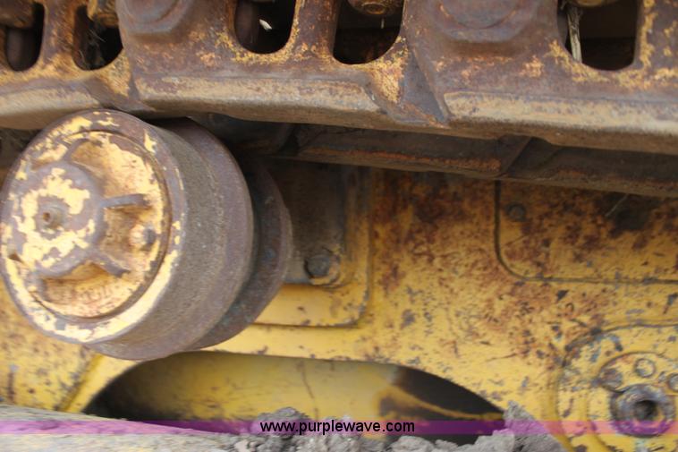 image for item H8830 1995 John Deere 755A track loader