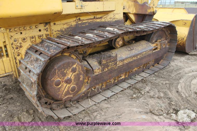 image for item H8830 1995 John Deere 755A track loader