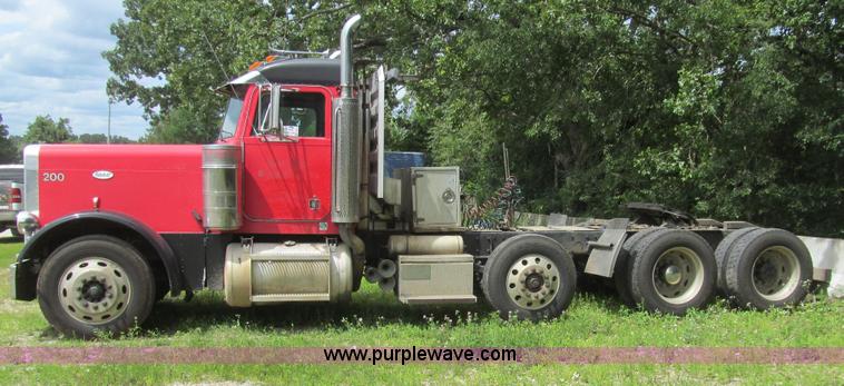 image for item H8916 1998 Peterbilt 379 semi truck