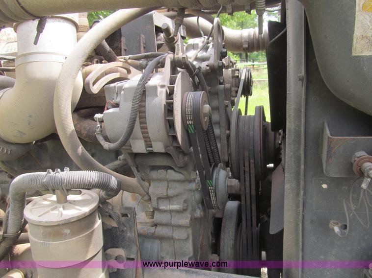 image for item H8916 1998 Peterbilt 379 semi truck