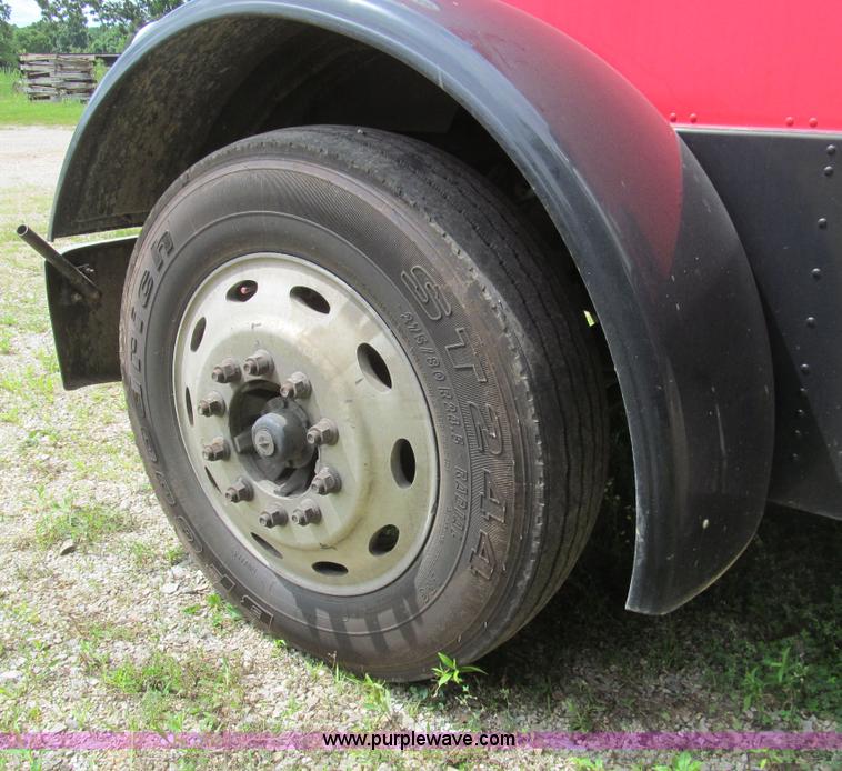 image for item H8916 1998 Peterbilt 379 semi truck