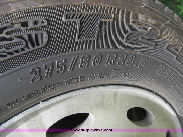 image for item H8916 1998 Peterbilt 379 semi truck