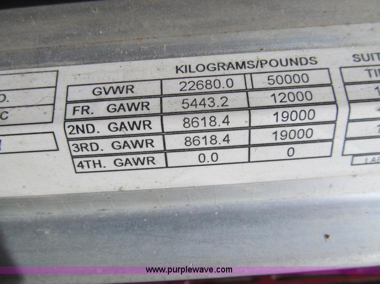 image for item H8916 1998 Peterbilt 379 semi truck