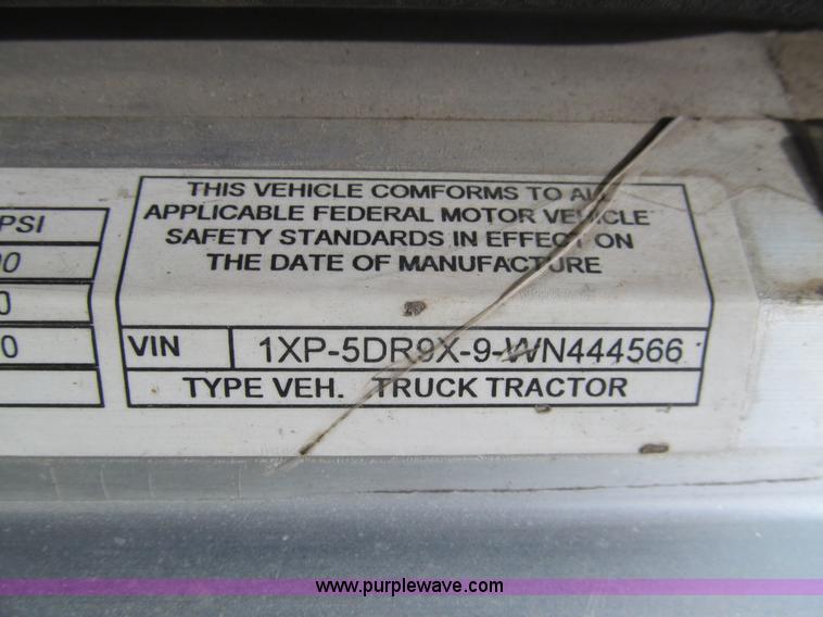 image for item H8916 1998 Peterbilt 379 semi truck