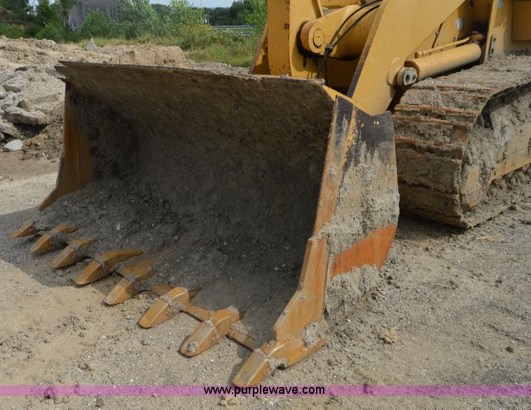 image for item I2987 1999 Caterpillar 963C track loader