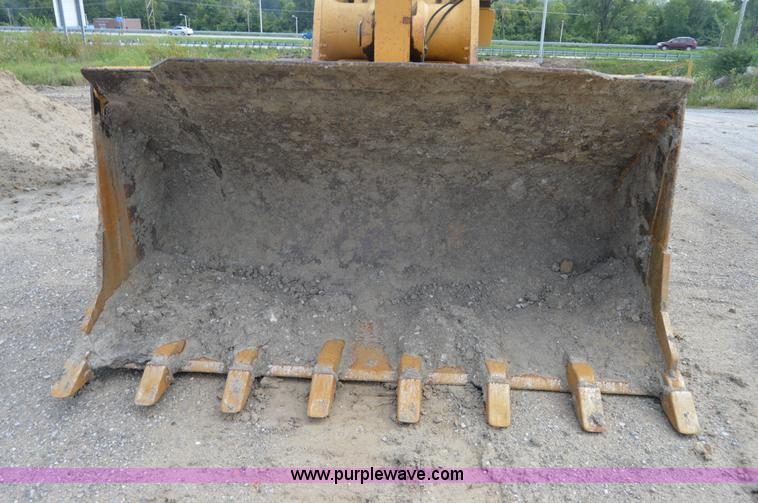 image for item I2987 1999 Caterpillar 963C track loader