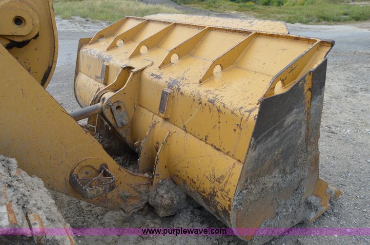 image for item I2987 1999 Caterpillar 963C track loader