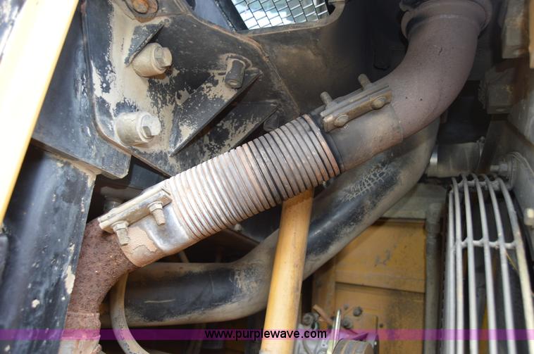 image for item I2987 1999 Caterpillar 963C track loader