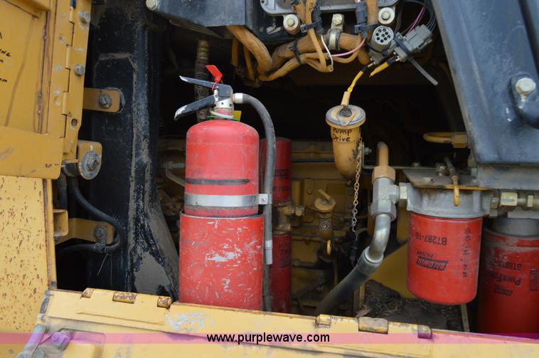 image for item I2987 1999 Caterpillar 963C track loader