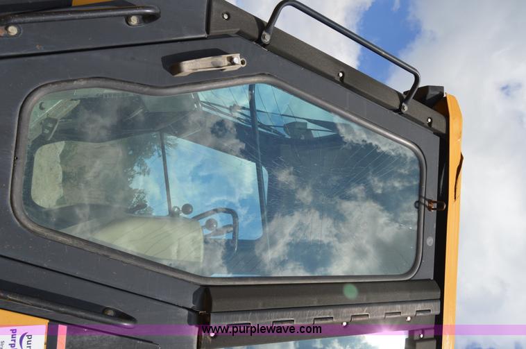 image for item I2987 1999 Caterpillar 963C track loader