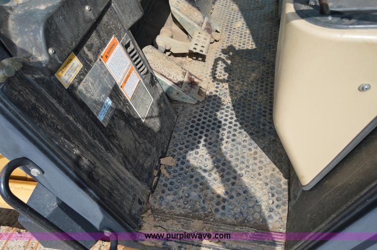 image for item I2987 1999 Caterpillar 963C track loader