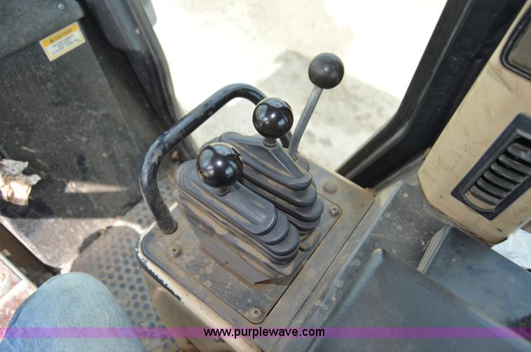 image for item I2987 1999 Caterpillar 963C track loader