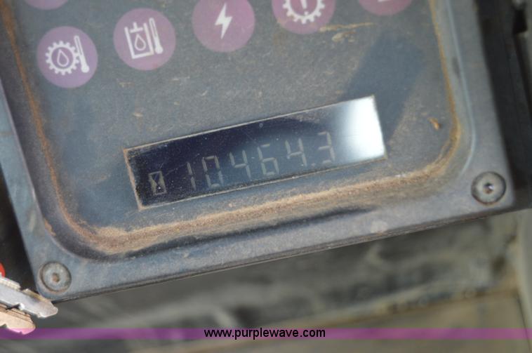 image for item I2987 1999 Caterpillar 963C track loader