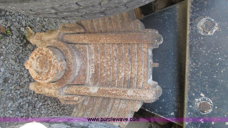 image for item I3211 1997 Mack RD688S dump truck