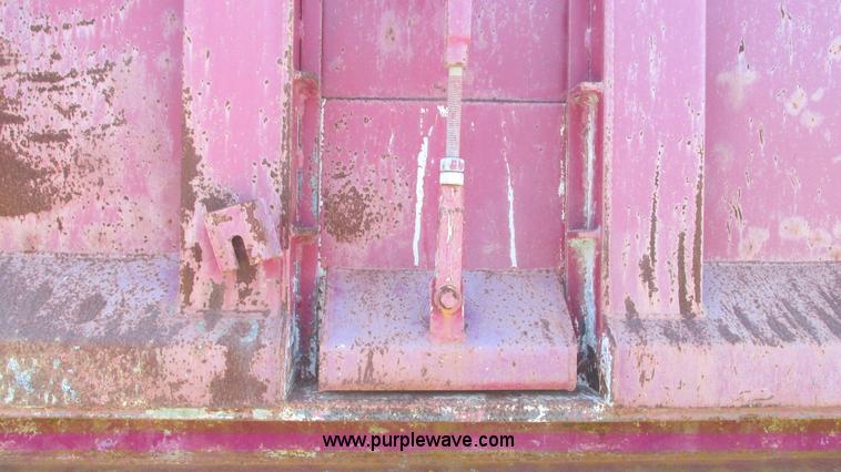 image for item I3211 1997 Mack RD688S dump truck