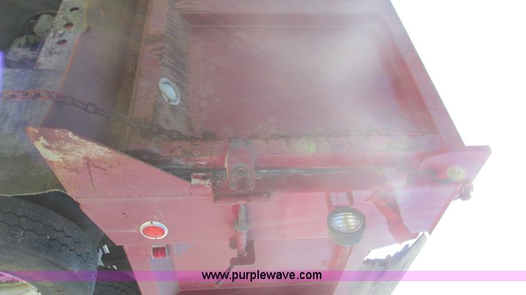 image for item I3211 1997 Mack RD688S dump truck