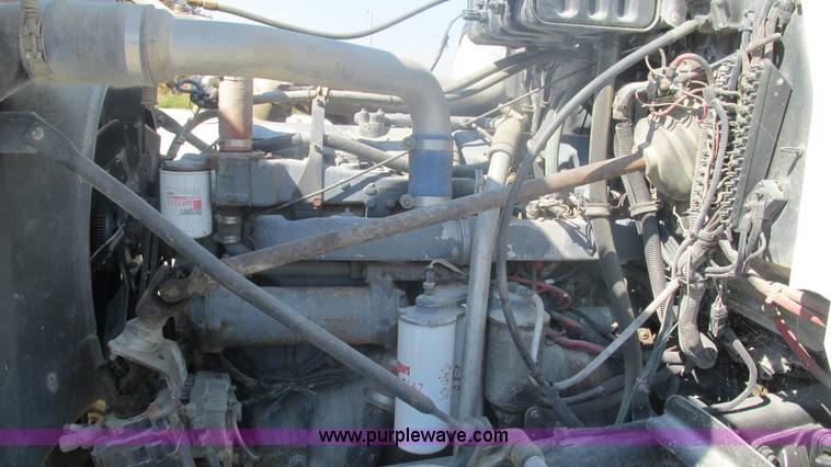 image for item I3211 1997 Mack RD688S dump truck