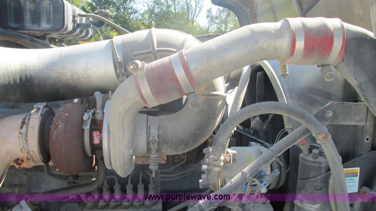 image for item I3211 1997 Mack RD688S dump truck