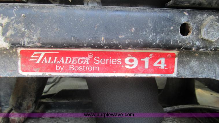 image for item I3211 1997 Mack RD688S dump truck