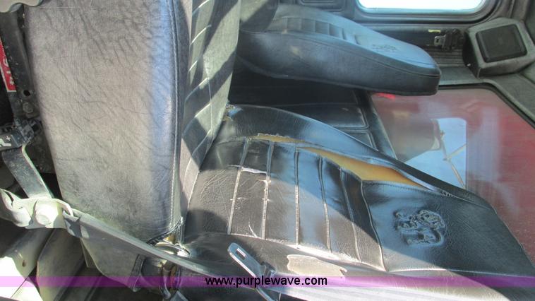 image for item I3211 1997 Mack RD688S dump truck