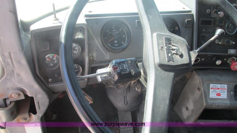 image for item I3211 1997 Mack RD688S dump truck