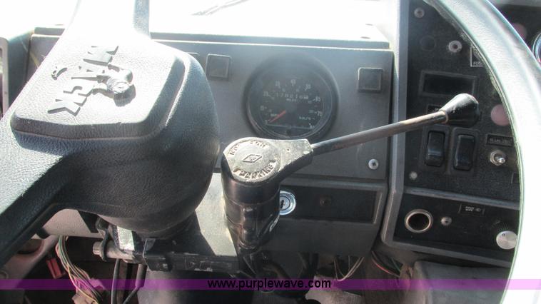 image for item I3211 1997 Mack RD688S dump truck