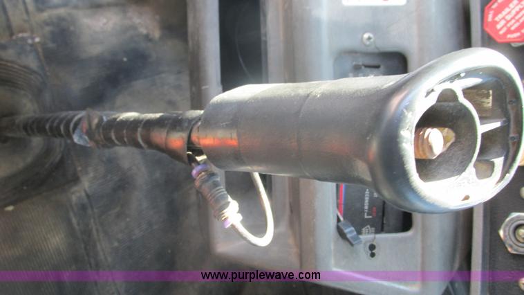 image for item I3211 1997 Mack RD688S dump truck