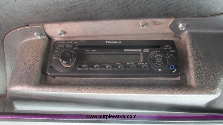 image for item I3211 1997 Mack RD688S dump truck