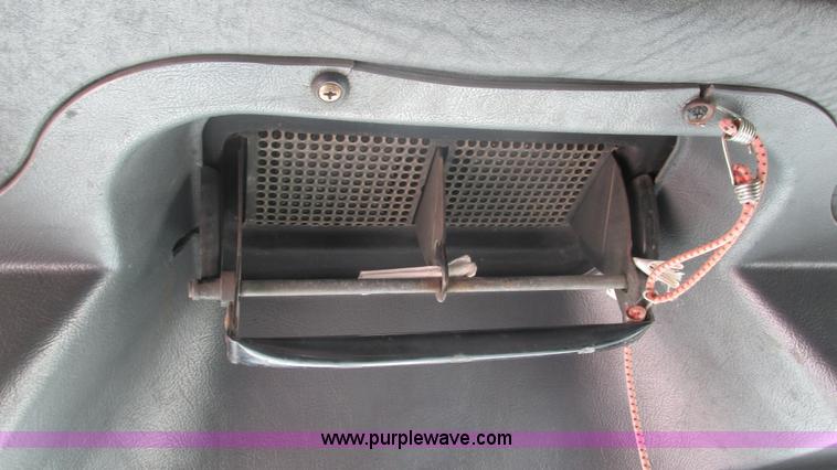 image for item I3211 1997 Mack RD688S dump truck