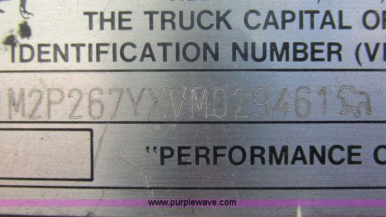 image for item I3211 1997 Mack RD688S dump truck