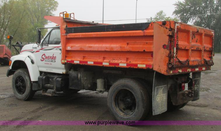 image for item I3824 1995 Ford F800 dump truck