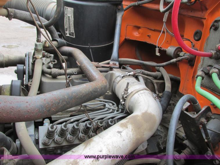 image for item I3824 1995 Ford F800 dump truck