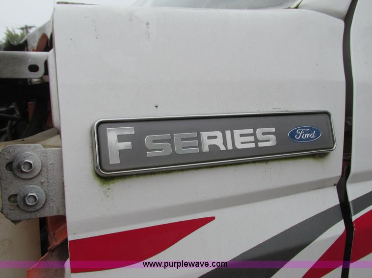 image for item I3824 1995 Ford F800 dump truck