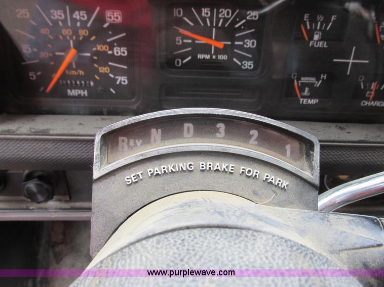 image for item I3824 1995 Ford F800 dump truck