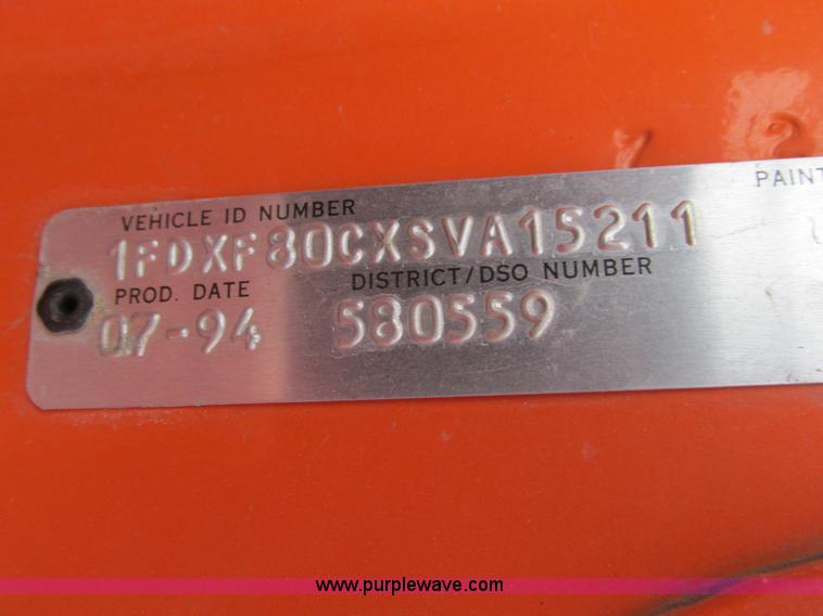 image for item I3824 1995 Ford F800 dump truck