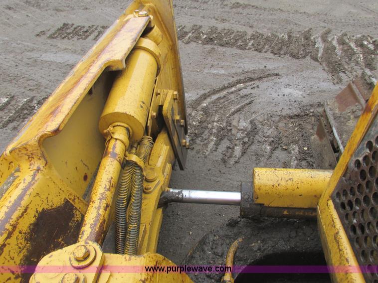 image for item I3825 1988 Caterpillar D5H dozer