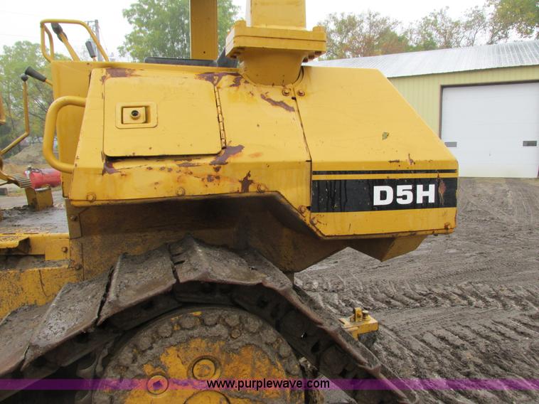 image for item I3825 1988 Caterpillar D5H dozer