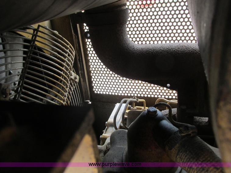 image for item I3825 1988 Caterpillar D5H dozer