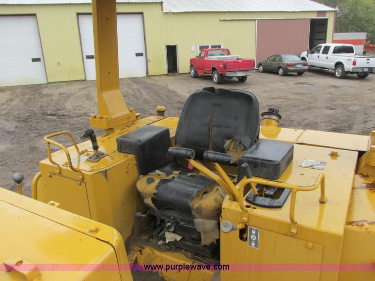 image for item I3825 1988 Caterpillar D5H dozer