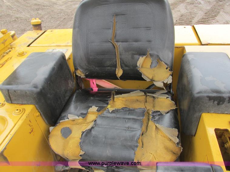 image for item I3825 1988 Caterpillar D5H dozer