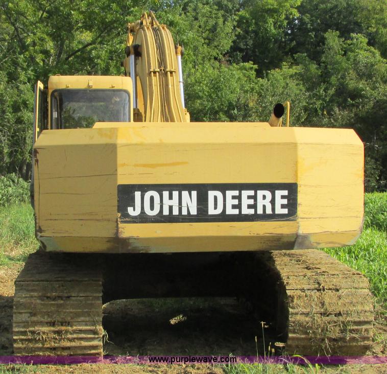 image for item I3827 1994 John Deere 690E LC excavator